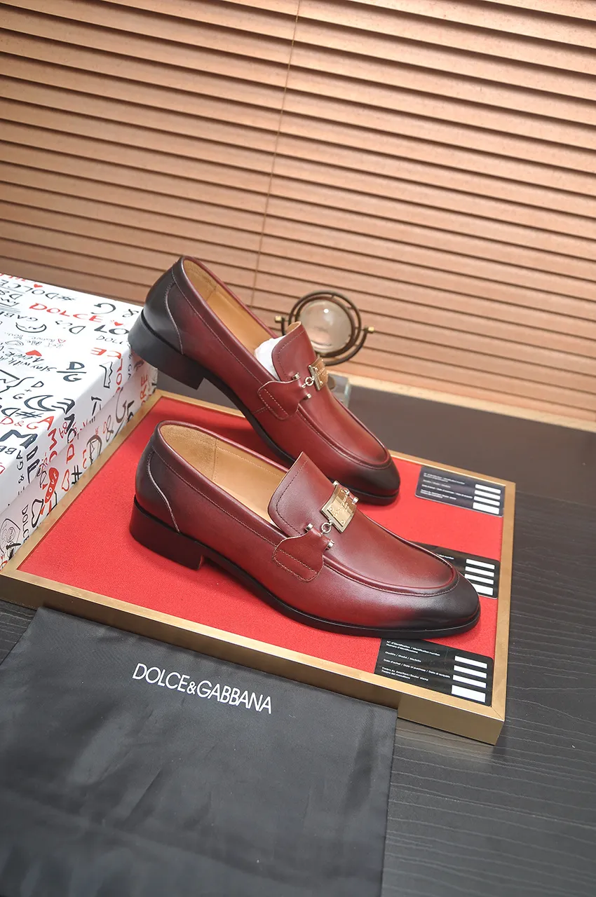 Men's men's shoes 💰500💶🌲 DG top 🔍🔍Men's new leather shoes 🚹 are on sale at the same time at the counter ⚠The uppers are imported cowhide from Italy, the entire imported cowhide lining, imported accessories 💪💪, completely 1⃣️ vs 1⃣️ replica 🇮 🇹💪💪, ⚠Sole: The original sole is specially provided by the original factory, the exclusive movable molded sole is super comfortable, ⚠The original factory follows the order, 🔍🔍high quality, you can enter and exit the counter at will, welcome to compare ⚠Size: 38-44 (45 customized)